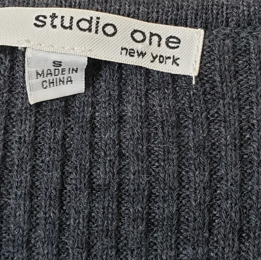 Studio one color block knit sweater dress - Picture 5 of 6